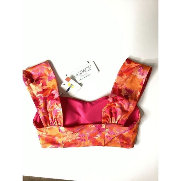 New. L*SPACE floral bikini top. Medium. Retails $114 - Picture 9 of 9